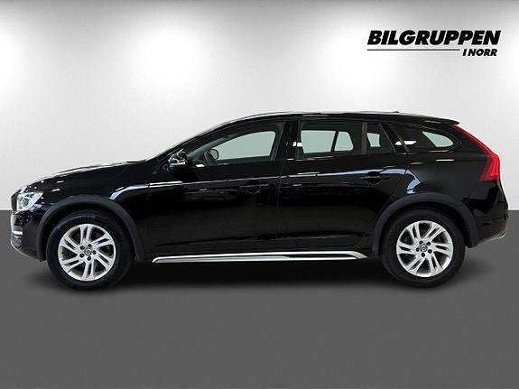 Volvo V60 Cross Country 4 of 16