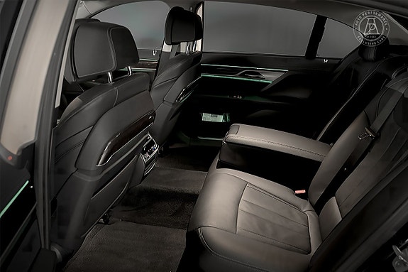 BMW 730 9 of 9