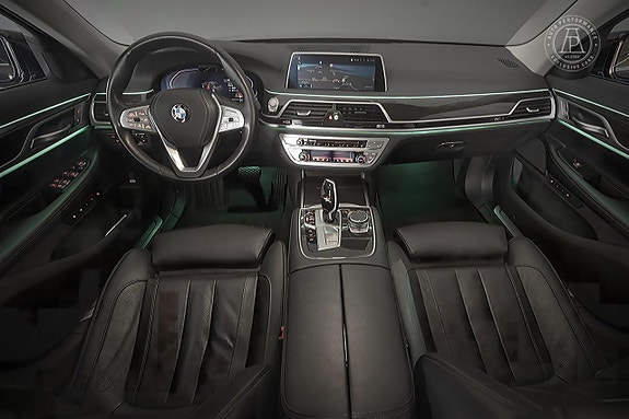 BMW 730 8 of 9