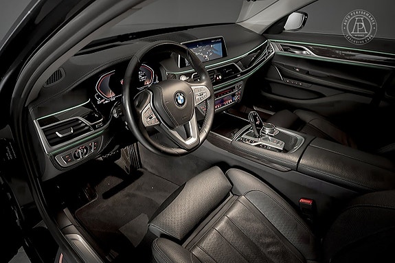 BMW 730 7 of 9