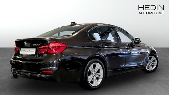 BMW 320d 2 of 12