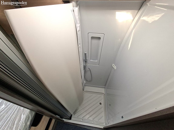 Dethleffs Globetrail 600 DS Active Automat 17 of 21