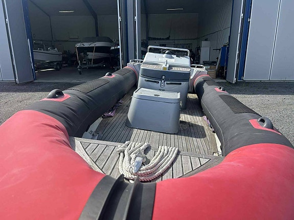 Ribtec ltd ny motor för 100 000ktr slumpas bud 3 of 8