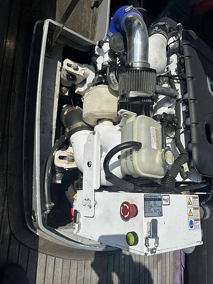 Ribtec ltd ny motor för 100 000ktr slumpas bud 7 of 8