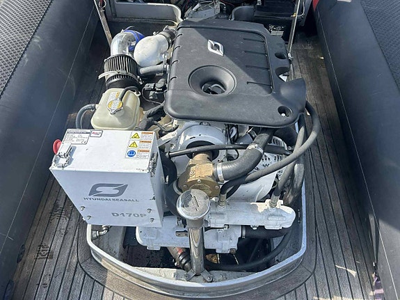 Ribtec ltd ny motor för 100 000ktr slumpas bud 8 of 8