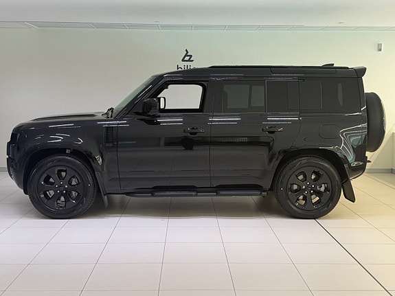 Land Rover Defender 110 3 of 26
