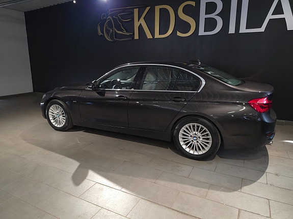 BMW 320d 3 of 13