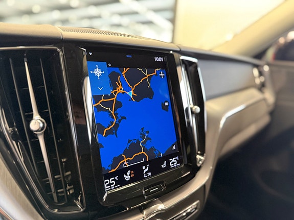 Volvo XC60 14 of 17