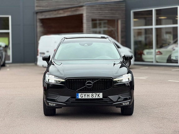 Volvo XC60 3 of 17