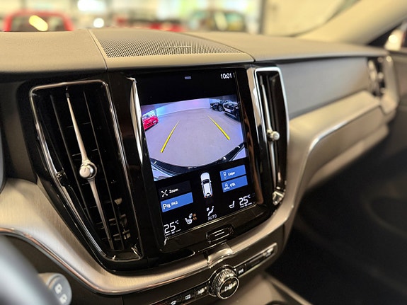 Volvo XC60 13 of 17