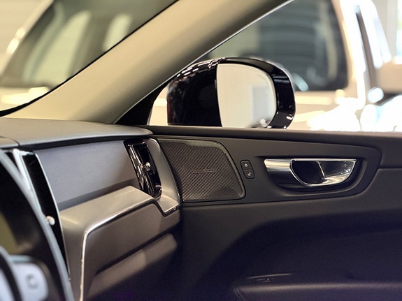 Volvo XC60 15 of 17