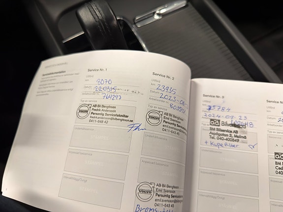 Volvo XC60 16 of 17