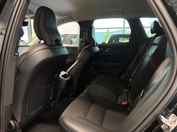 Volvo XC60 9 of 17
