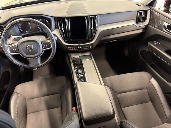 Volvo XC60 10 of 17