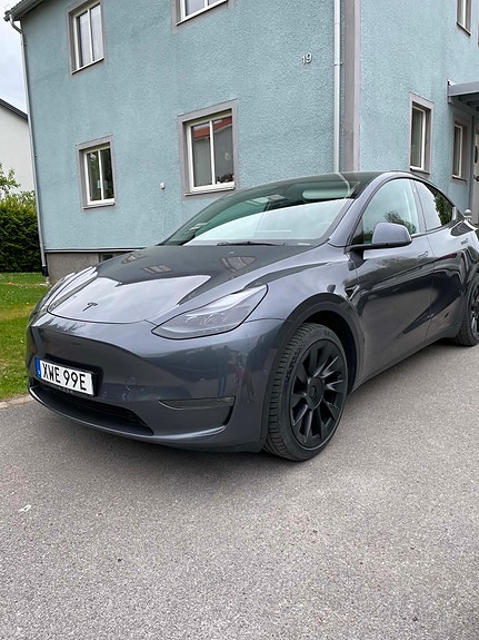 Tesla Model Y 6 of 6