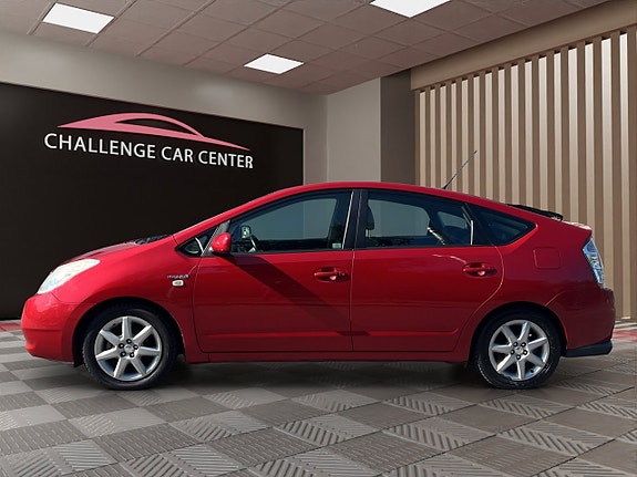 Toyota Prius 4 of 15