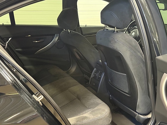 BMW 320d 11 of 17