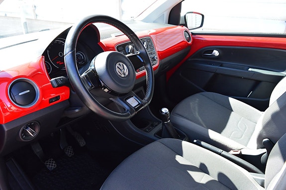 Volkswagen Up! Cross 8 of 11