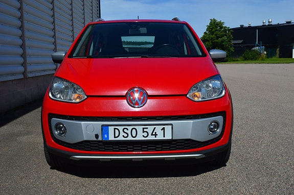 Volkswagen Up! Cross 2 of 11