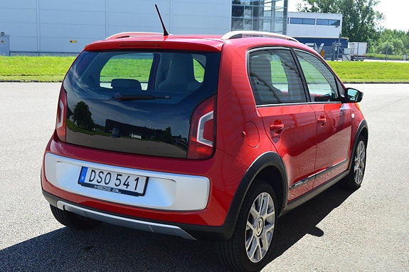 Volkswagen Up! Cross 6 of 11