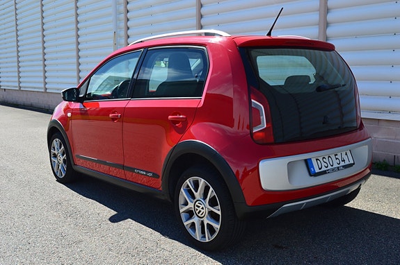 Volkswagen Up! Cross 4 of 11