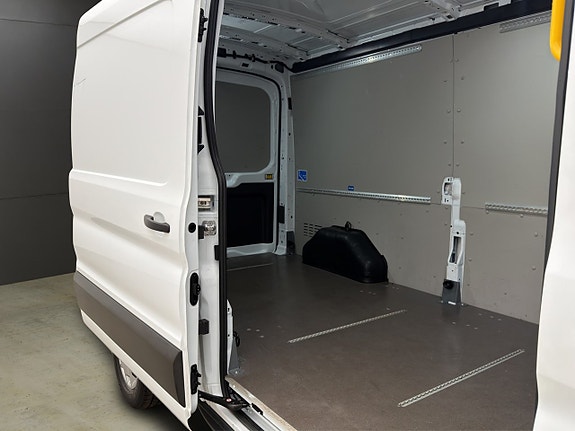 Ford Transit 11 of 27