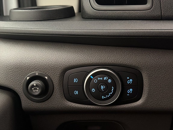 Ford Transit 10 of 28
