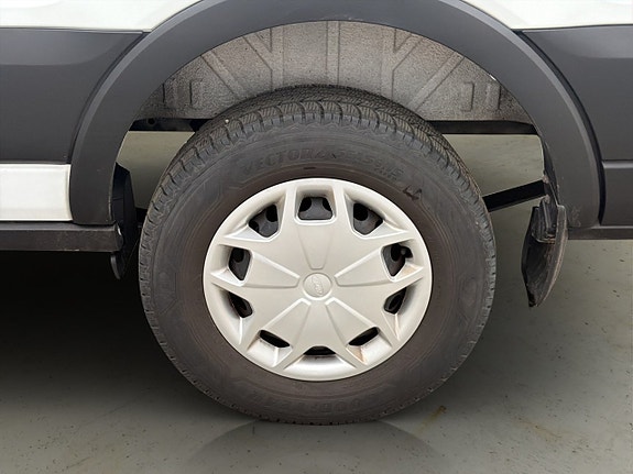 Ford Transit 26 of 28