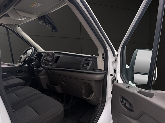 Ford Transit 24 of 28