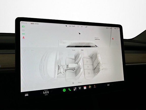 Tesla Model Y 17 of 29