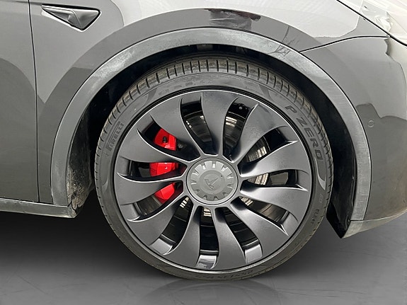 Tesla Model Y 29 of 29