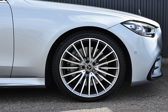 Mercedes-Benz S500 4 of 26