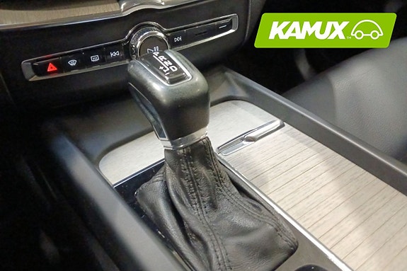 Volvo XC60 11 of 24