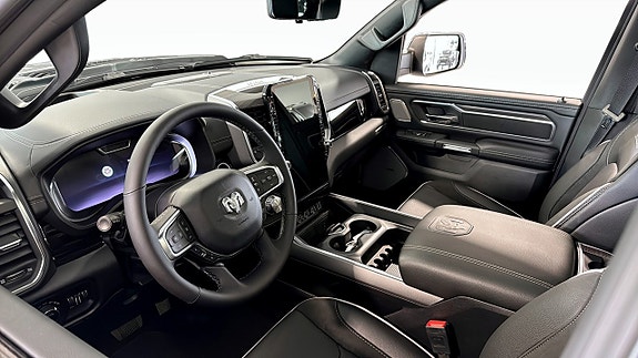 Dodge RAM 1500 3 of 9