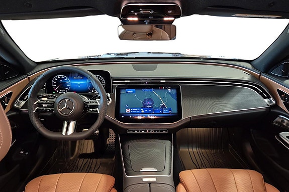 Mercedes-Benz E300 de 9 of 13