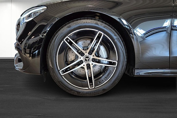Mercedes-Benz E300 de 6 of 13