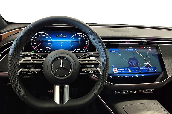 Mercedes-Benz E300 de 8 of 13
