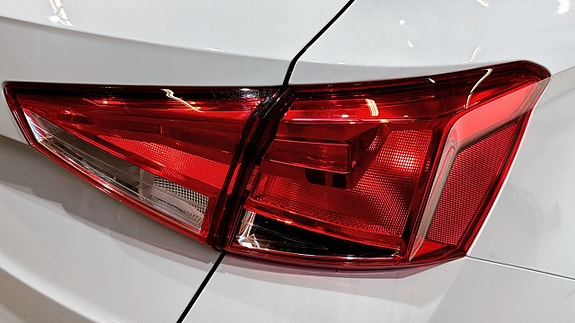 Seat Arona 13 of 18