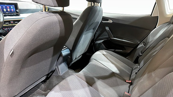 Seat Arona 11 of 18