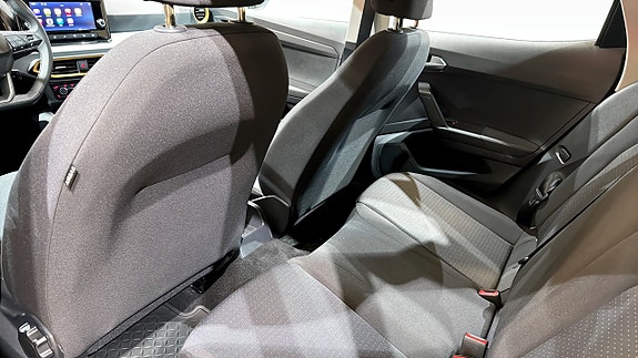 Seat Arona 11 of 18