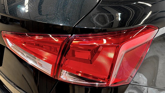 Seat Arona 13 of 18