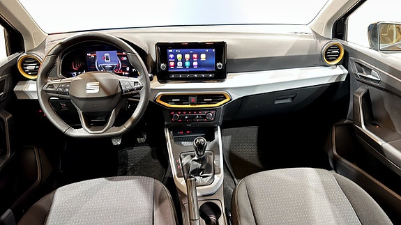 Seat Arona 10 of 18
