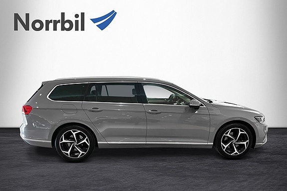Volkswagen Passat 5 of 10