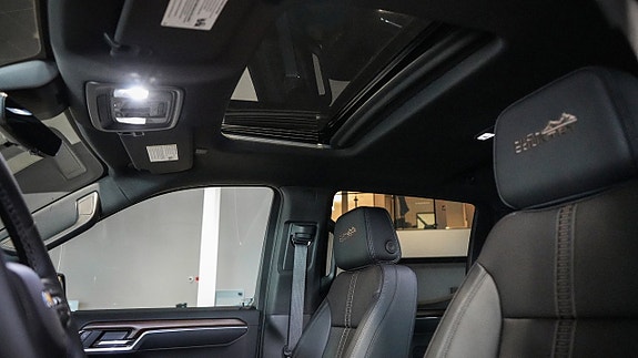 Chevrolet Silverado EV 25 of 30