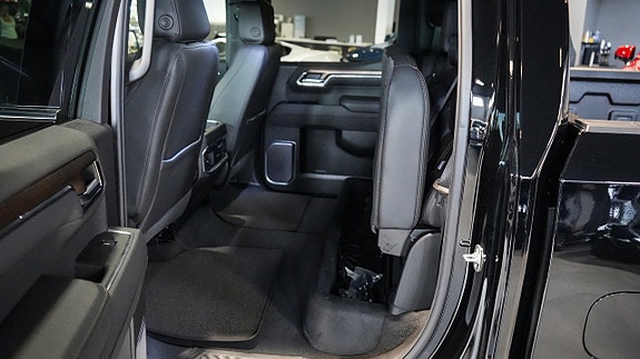 Chevrolet Silverado EV 22 of 30
