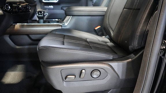 Chevrolet Silverado EV 24 of 30