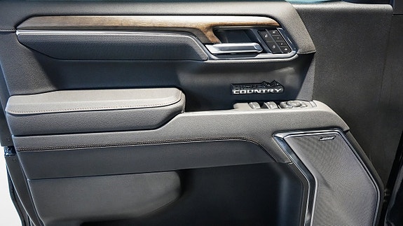 Chevrolet Silverado EV 23 of 30