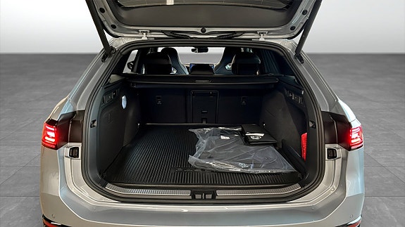 Volkswagen Passat 14 of 14