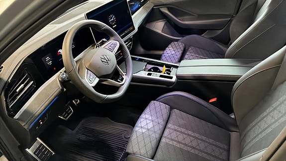 Volkswagen Passat 8 of 14