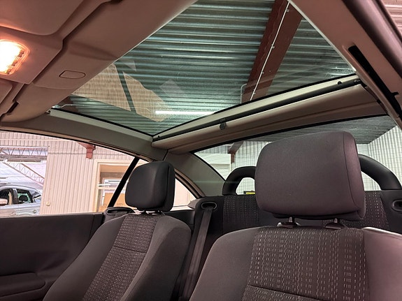Renault Megane 8 of 15